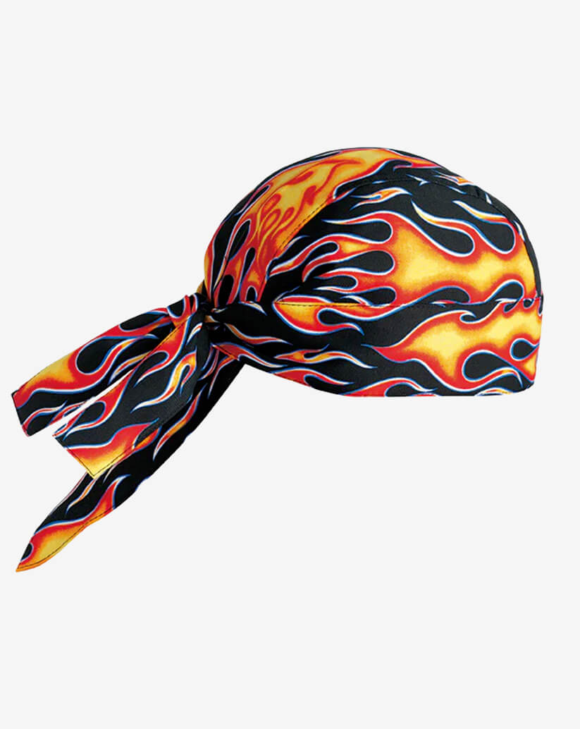 Bandana da cucina in cotone nera con stampa vivace di fiamme rosse e gialle e lacci posteriori regolabili.