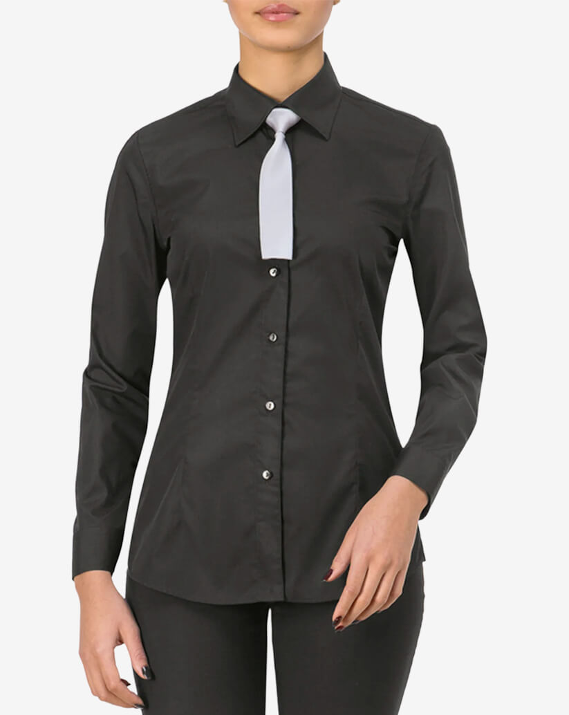 Camicia donna nera in cotone e poliestere con chiusura a bottoni, maniche lunghe e vestibilità slim fit.