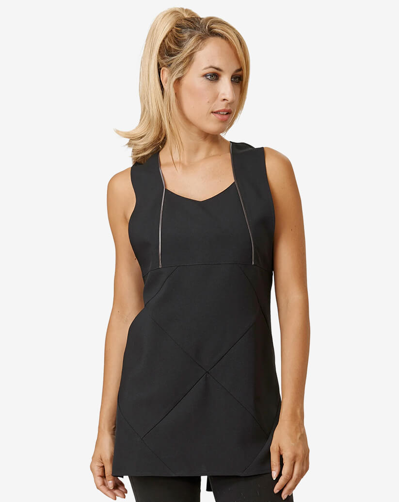 Scamiciato donna nero in poliestere con scollatura geometrica, tagli diagonali e profili lucidi a contrasto.