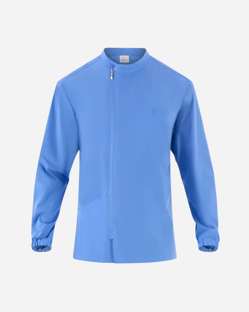 Casacca uomo azzurra in poliestere con collo alla coreana, zip centrale, maniche lunghe e taschino sul petto.