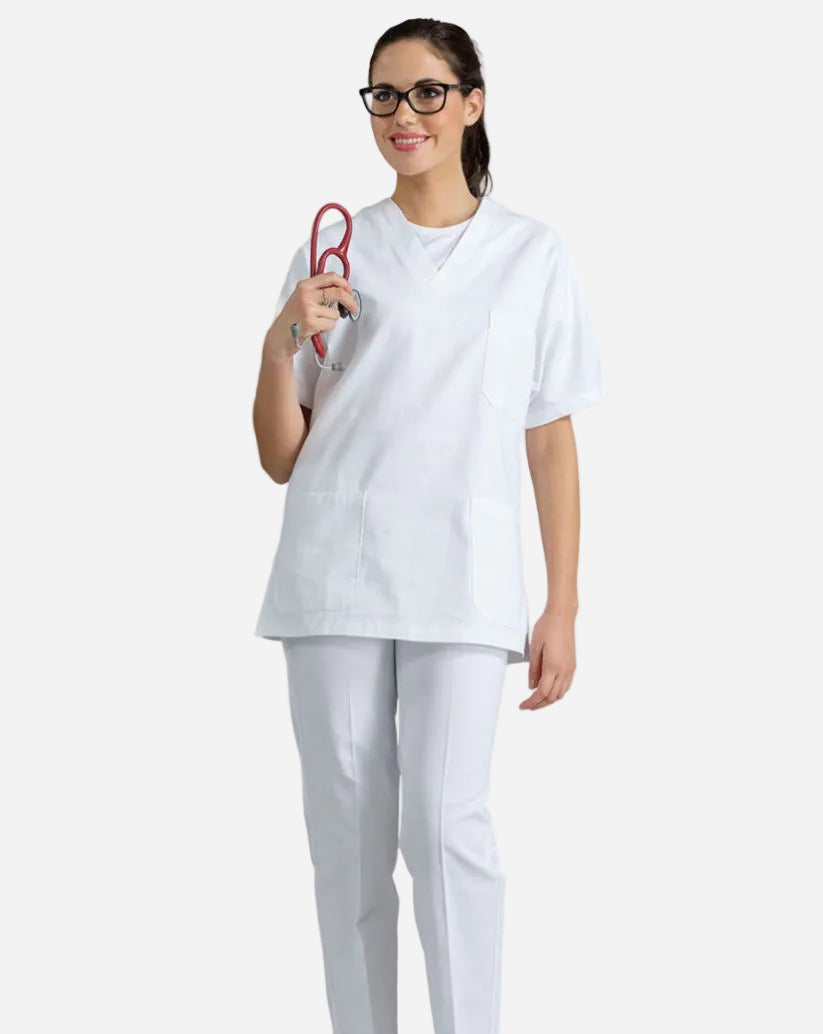 completo bianco  in cotone composto da casacca a v e pantalone con elastico 