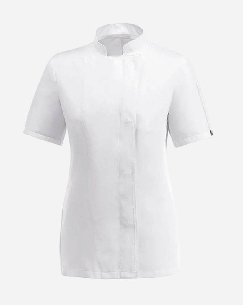 Giacca donna bianca in microfibra con bottoni a pressione coperti, collo alla coreana, maniche corte e linea sfiancata.