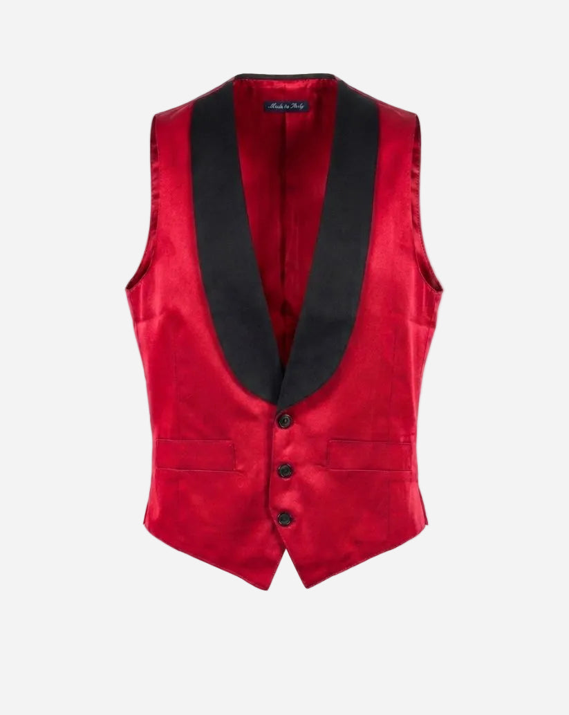 Gilet rosso con collo a contrasto nero; ed allacciatura centrale con bottoni in contrasto neri, fodera interna, tessuto stiro facile