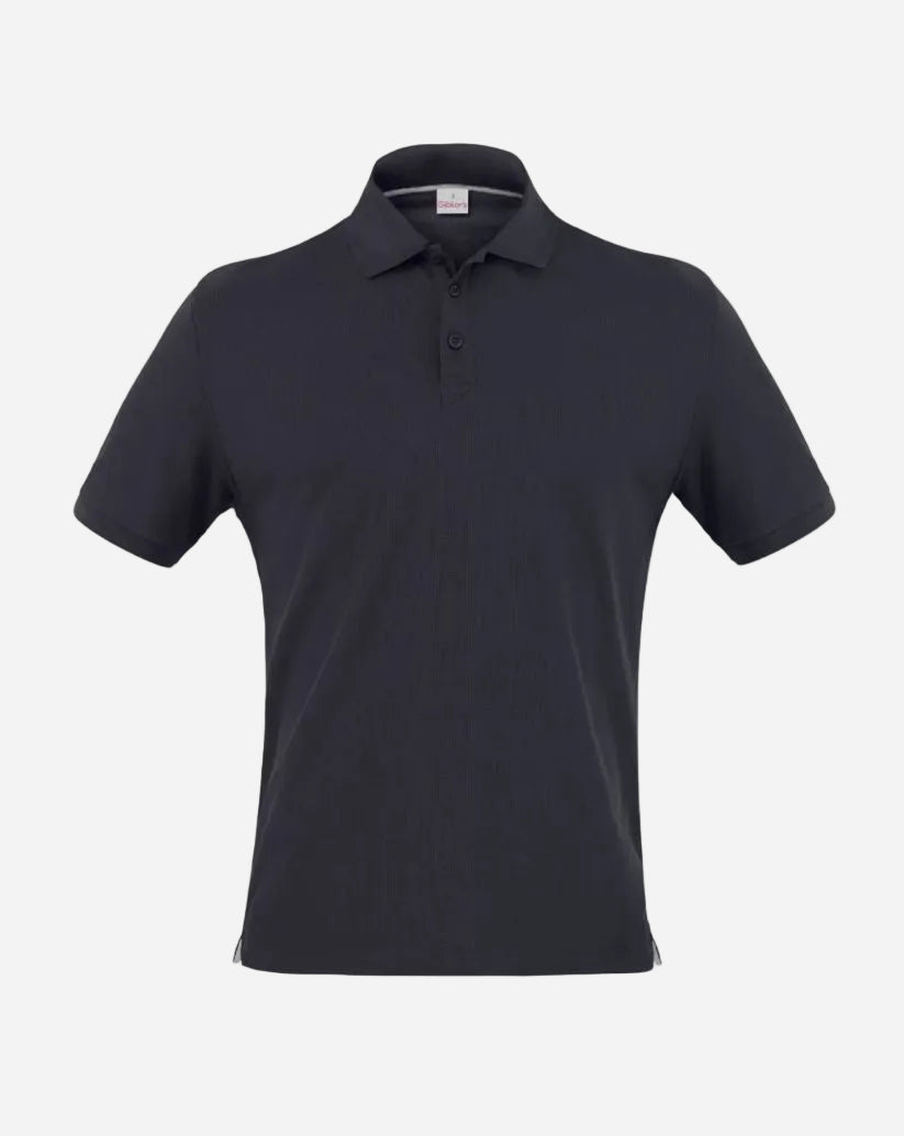 
Polo da uomo nera in tessuto Tactel con chiusura a due bottoni, colletto classico e maniche corte.