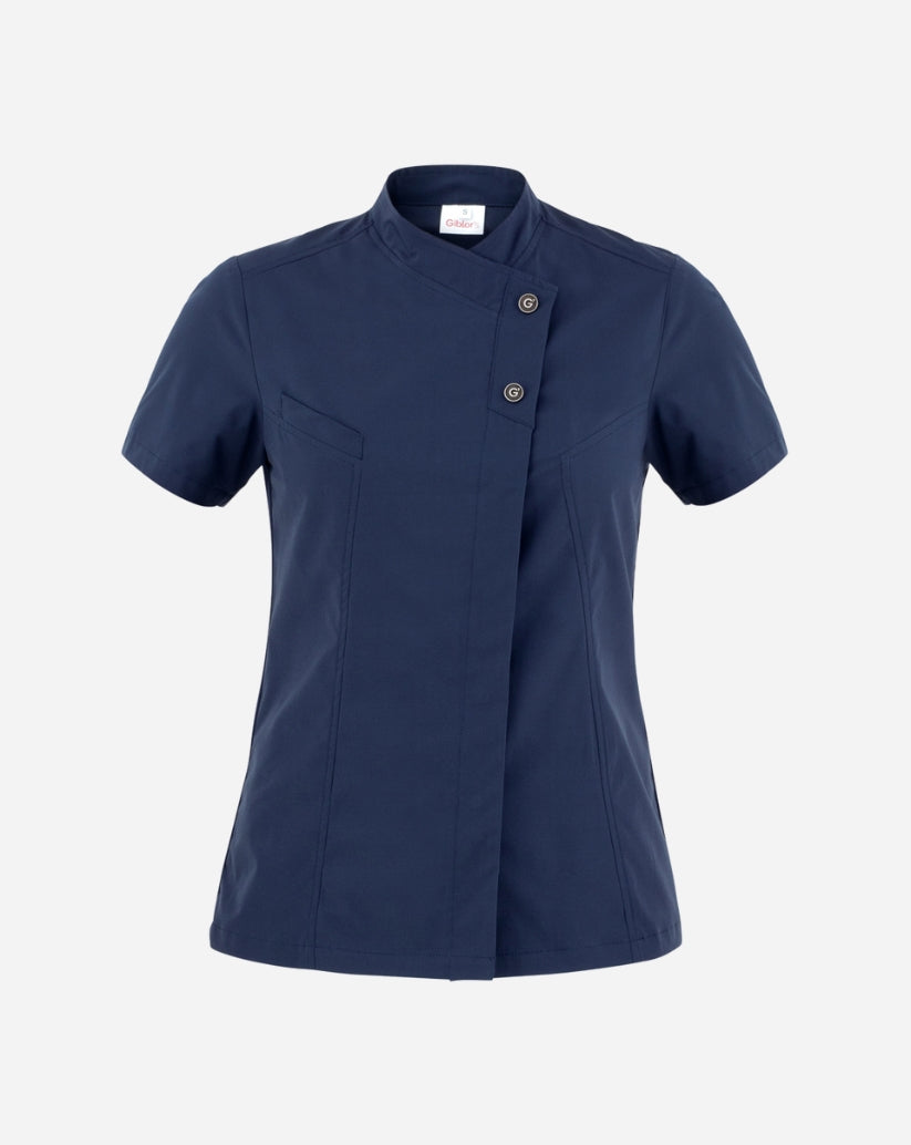 Giacca donna blu  in poliestere con collo alla francese, abbottonatura nascosta, maniche corte e pannello in rete posteriore.