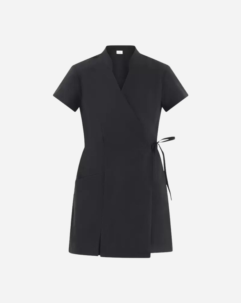 Kimono donna nero in microfibra con collo alla coreana, scollo a incrocio con lacci laterali e maniche corte.