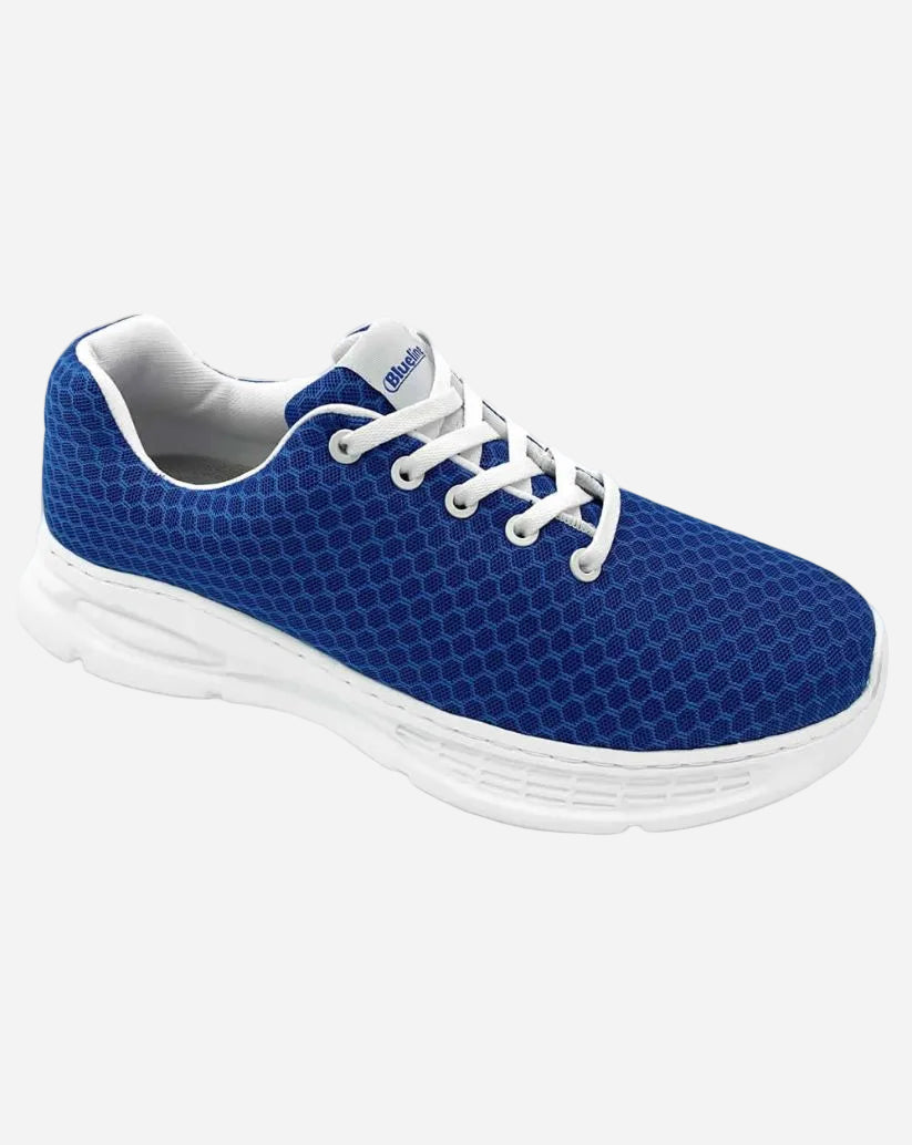 Scarpa modello sneakers leggera blu elettrico con lacci e suola bianca